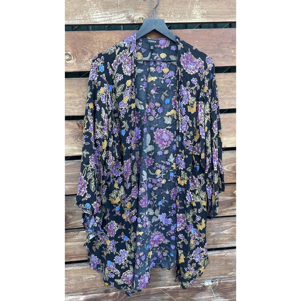 Torrid Women's Size 1-2 Floral Open Front Drape Long Sleeve *Cardigan